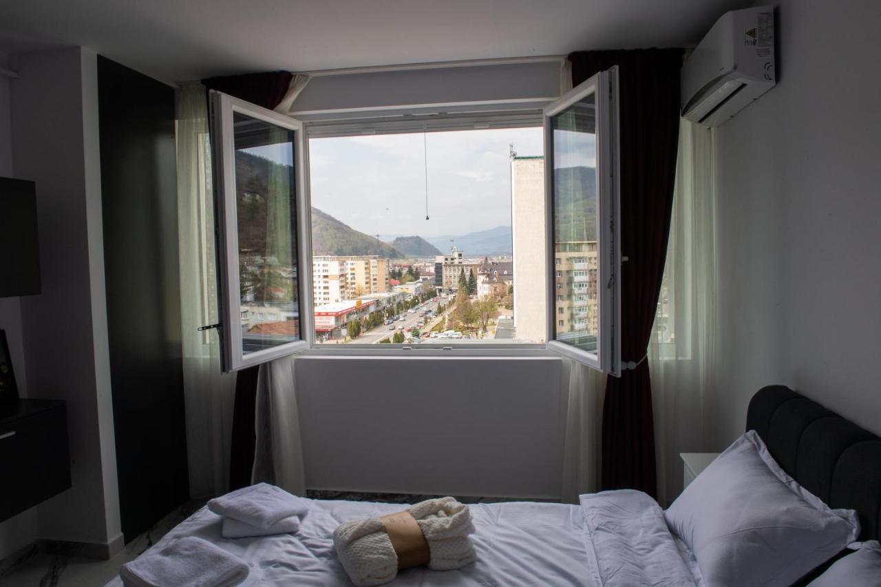 Apart Hotel Center Piatra Neamţ Buitenkant foto